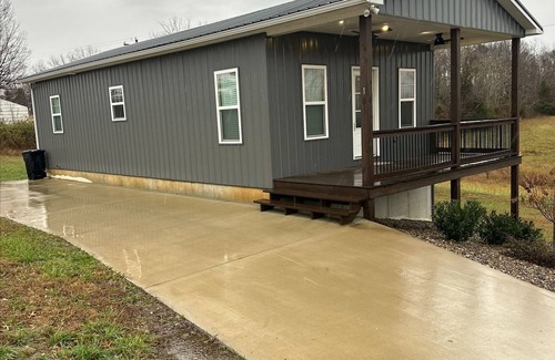 Burkesville Cabin | Charming Cabin located within miles of Dale Hollow Lake State Park-Cabin#1