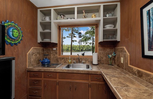 Perryville Cabin | Charming Cabin on Henry Lake at Ouachita Foothills