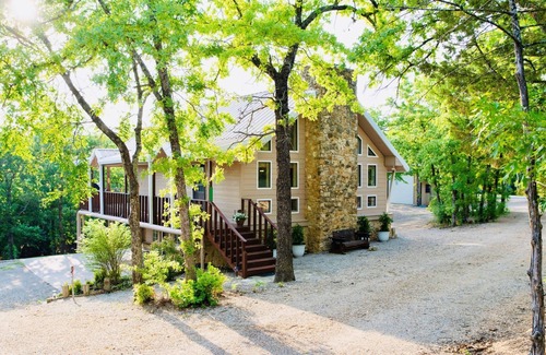 Sulphur House | Charming Cabin Retreat near Lake Arbuckle and Turner falls.