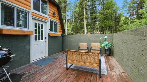 Divide House | Charming Cabin with Scenic Views near UC Health cabin