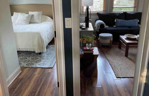 Kennett Square House | Charming Carriage House plus 2 Longwood Tickets