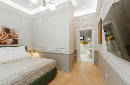 Old Town Apartment | Charming Classic Apartment in City Center