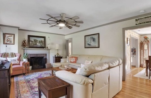 Clemson House | Charming Clemson Home Just One Mile From Campus
