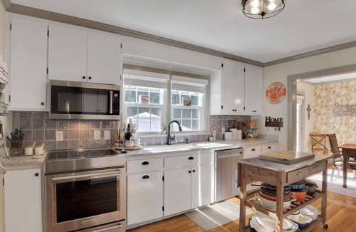 Clemson House | Charming Clemson Home Just One Mile From Campus