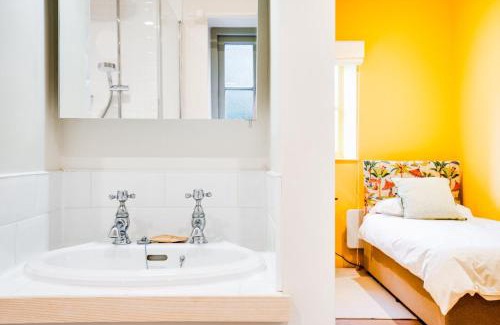 Pointington House | Charming Coach House Retreat Near Sherborne Abbey