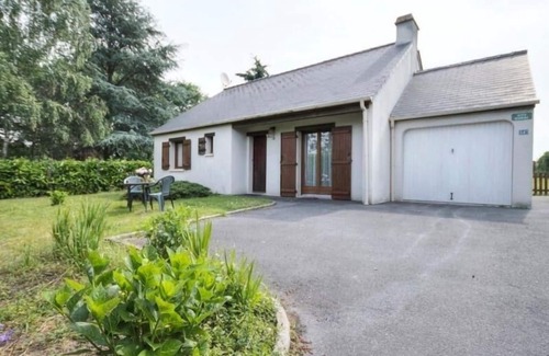 La Chapelle-Launay Cottage | Charming Cottage with Garden near Nantes & Vannes – Pet-Friendly