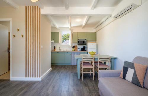 La Roque-sur-Pernes House | Charming cottage 4 people in a tourist residence