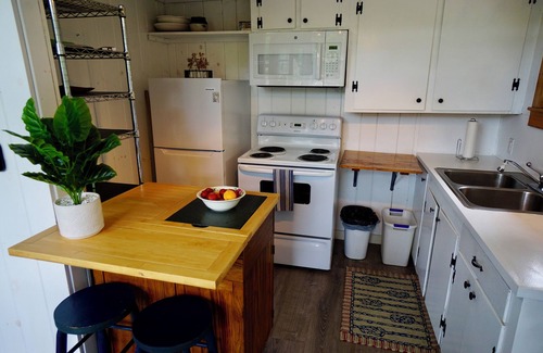 Boothbay Harbor Cottage | Charming Cottage on the Great Pond in Boothbay Harbor, Maine