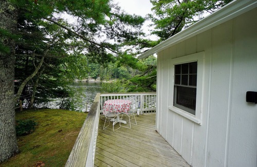 Boothbay Harbor Cottage | Charming Cottage on the Great Pond in Boothbay Harbor, Maine