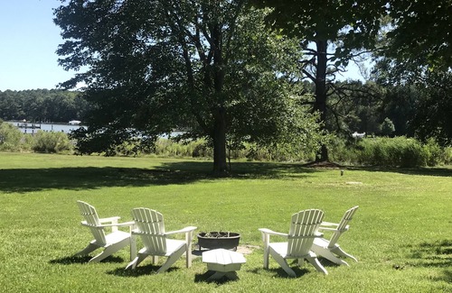 Bozman Cottage | Charming cottage along water with private pier, near St. Michaels Winery