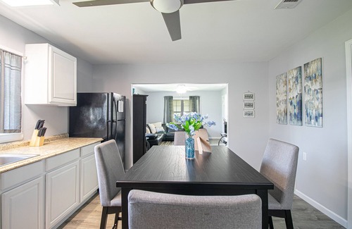 East Biloxi Cottage | Charming Cottage blocks from the Beach & Casinos