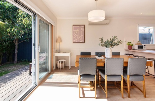 Hampton House | Charming Cottage in Beautiful Hampton