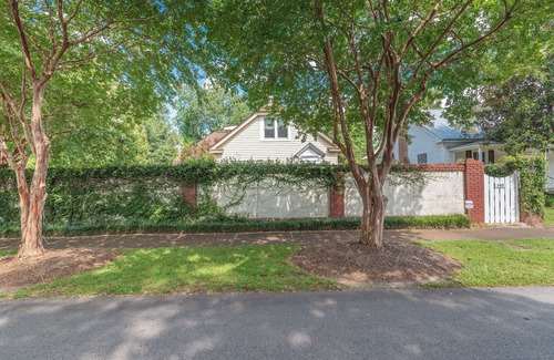 Aiken Cottage | Charming cottage in Downtown Aiken