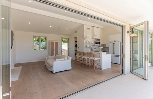 Western Malibu Cottage | Charming cottage in Malibu Park above Zuma Beach.