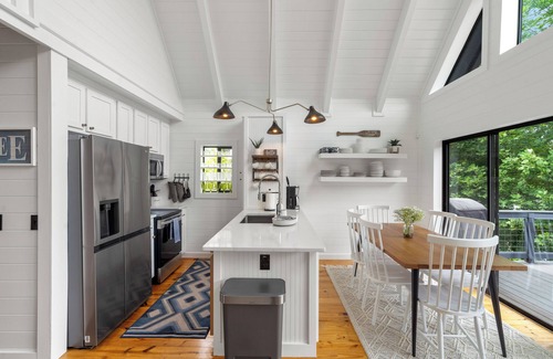 Seneca Cottage | Charming Cottage on Lake Keowee with Private Boat Dock
