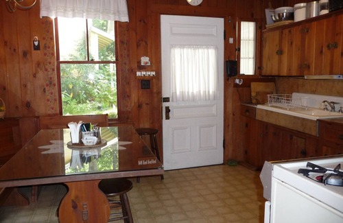 Mirror Lake Cottage | Charming Cottage on Mirror Lake, NH, lakeside, 2,400/1,800 wk.