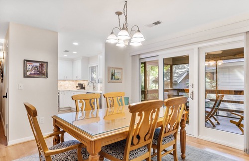 West Beach Cottage | Charming cottage yards to beach and recent reno