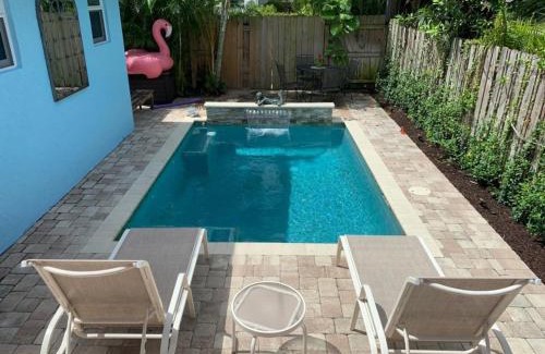 Flamingo Parks House | Charming Cottage Vacation Home Home
