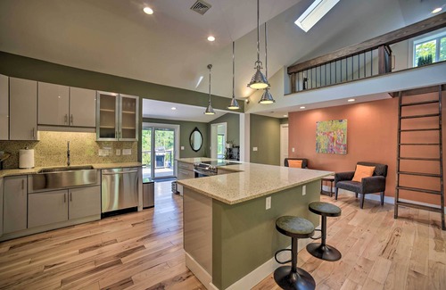 Wallkill House | Charming Cottage w/Deck: Mtn + Lake Views!