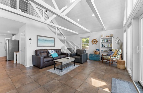 Blue Eye Cottage | Charming Cottage w Gorgeous Lake View-Stunning Sunsets-Hot Tub-Nature Trail to Lake-Dog Friendly