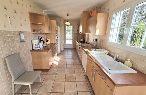 Tourtoirac Cottage | Charming cottage with fireplace in Dordogne