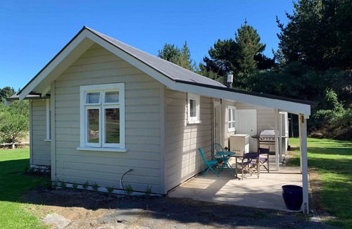 Waipukurau Cottage | Charming Country Cottage in a very quiet setting