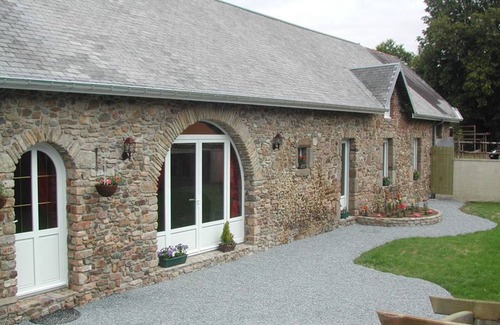 Montsurvent Cottage | Charming Country House: 3 BR, Garden, Near Beach, Pet-Friendly, WiFi Included