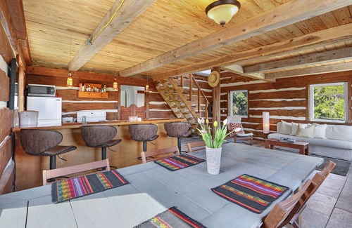 Fischer House | Charming Custom Log Cabin - Perfect for Stargazers and Day-Trippers!