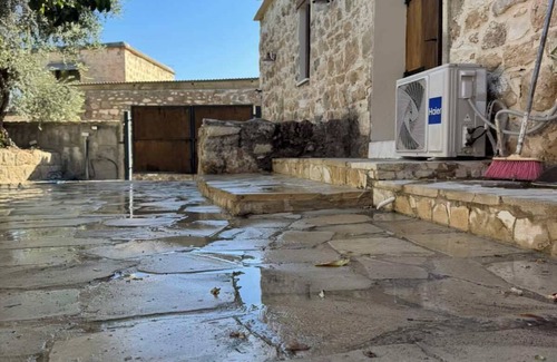 Marathounta House | Charming Cyprus Getaway in Páfos - Garden View Holiday House