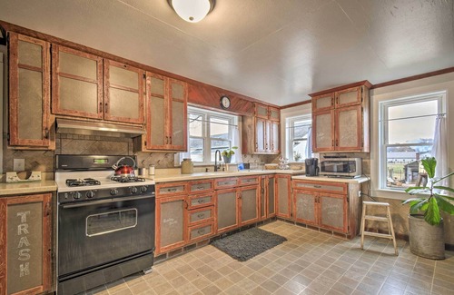 Shipshewana House | Charming Dairy Farm Home in Indiana Amish Country