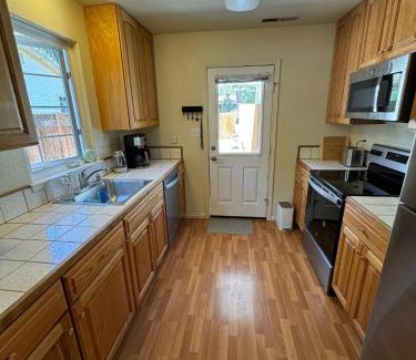 Grass Valley House | Charming Downtown Cottage