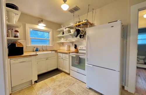 Hillsboro House | Charming Downtown Home, fully fenced yard, pet friendly!