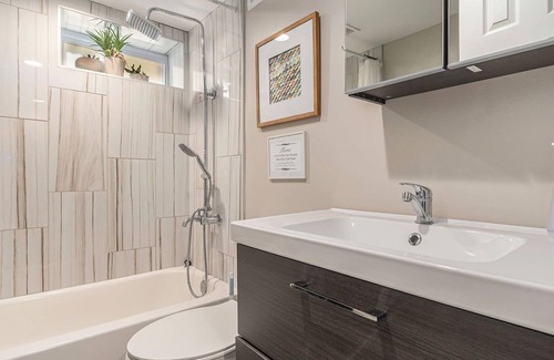 Dundee-Happy Hollow Historic District House | Charming Dundee Home 4min UNMC, 15min CHI Center