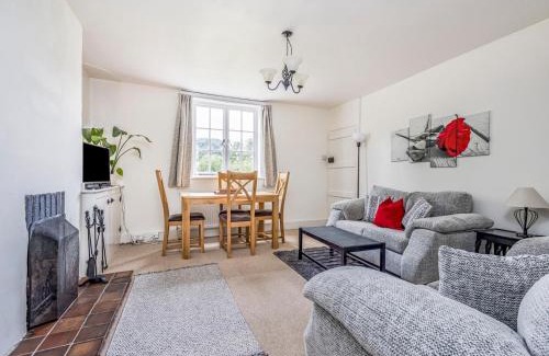 Earnley House | Charming Earnley Cottage w Parking Pass the Keys