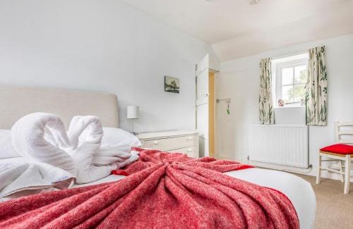 Earnley House | Charming Earnley Cottage w Parking Pass the Keys