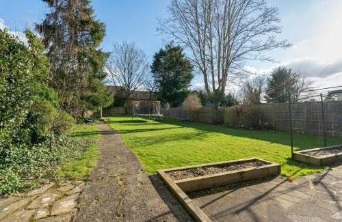 Watford House | Charming Family-Friendly Home Pass the Keys