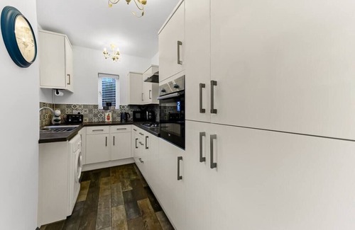 Clapton Apartment | Charming Family Abode: Beautiful Home with Outdoor Space