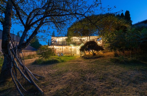 Renton House | Charming Family Home near Newcastle, Fully Fenced Private, Pet-Friendly!