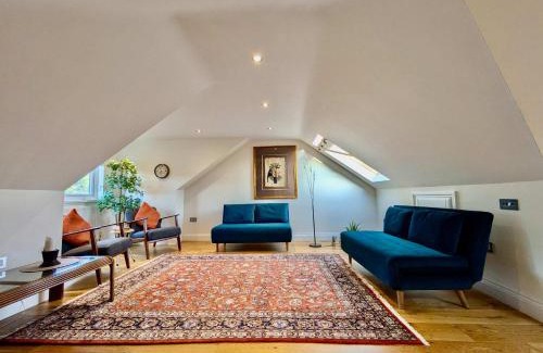 Golders Green House | Charming Family Home with Private Garden