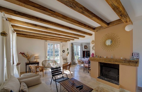 Saint-Avertin House | Charming family villa, 6 bedrooms, wooded grounds, ideally located!