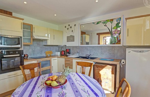 Marlhes Cottage | Charming feng shui gîte in Marlhes with fireplace and garden