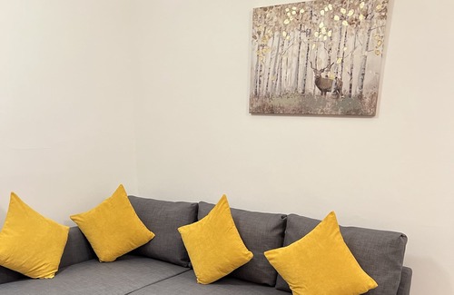 Walpole Apartment | Charming flat in Ealing