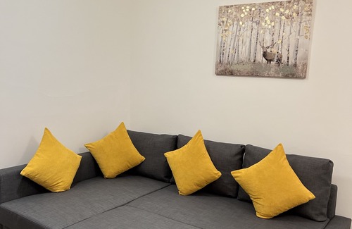 Walpole Apartment | Charming flat in Ealing
