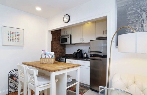 Fort Greene Apartment | Charming Fort Greene/Clinton Hill furnished studio