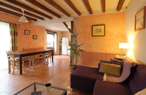 Blaison-Saint-Sulpice Cottage | Charming Cottage in Wine Hamlet: Sleeps 5, Cozy Garden, Near Loire Castles