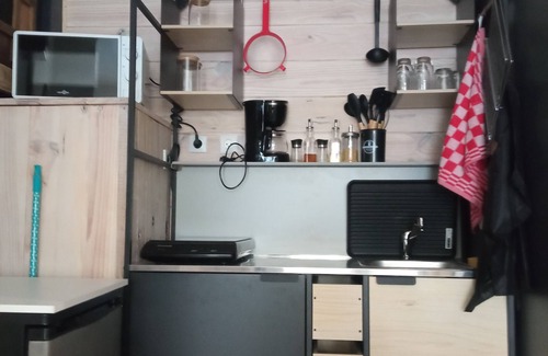 Equeurdreville-Hainneville Apartment | Charming studio in the heart of a shopping street, 2 steps from NAVAL GROUP