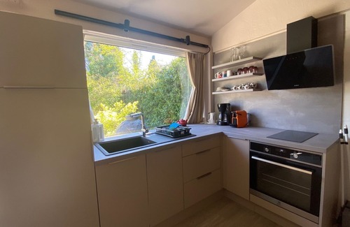Saint-Etienne-du-Gres Apartment | Charming little mazet in the heart of nature