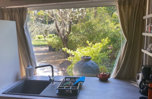 Saint-Etienne-du-Gres Apartment | Charming little mazet in the heart of nature