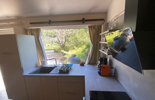 Saint-Etienne-du-Gres Apartment | Charming little mazet in the heart of nature