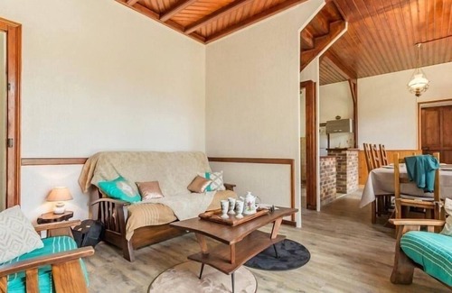 Saint-Brevin-l'Ocean Cottage | Charming 3-Bed Villa with Garden, 200m from Beaches, Close to Shops, Wifi Included